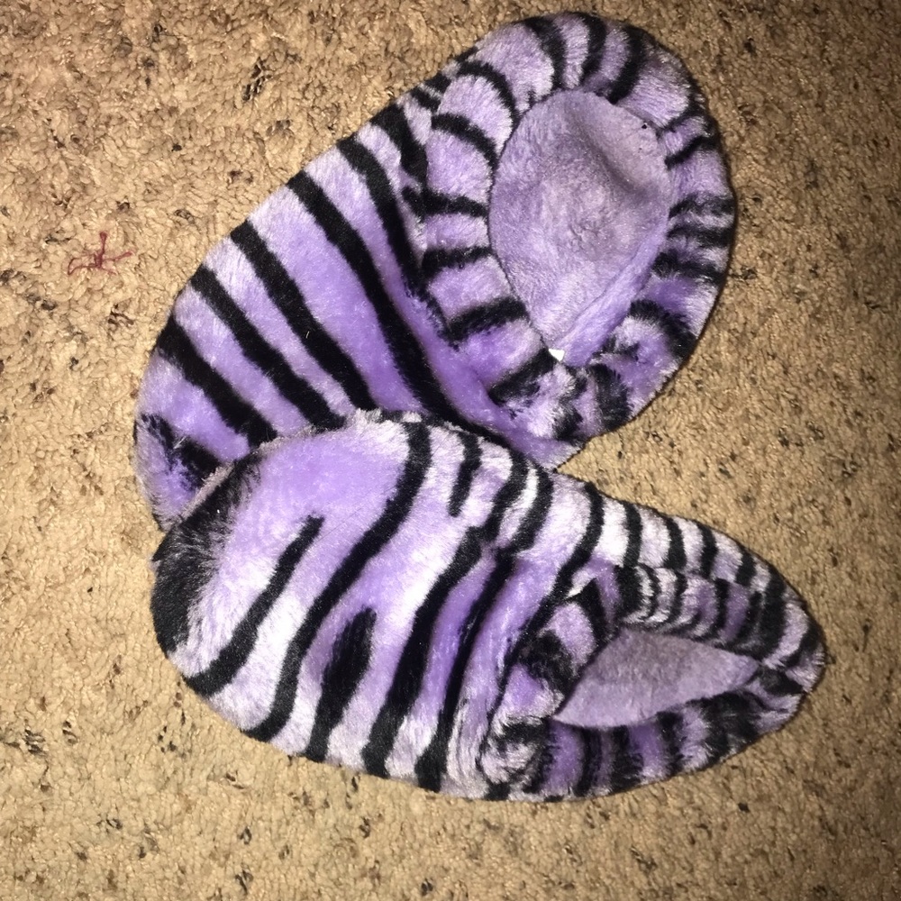 Fuzzy Bathroom Slippers Purple Zebra Stripes Sz 8